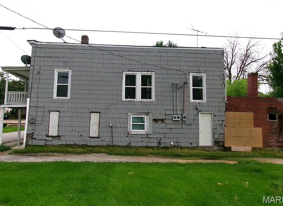 2nd image of 205 Dubois St