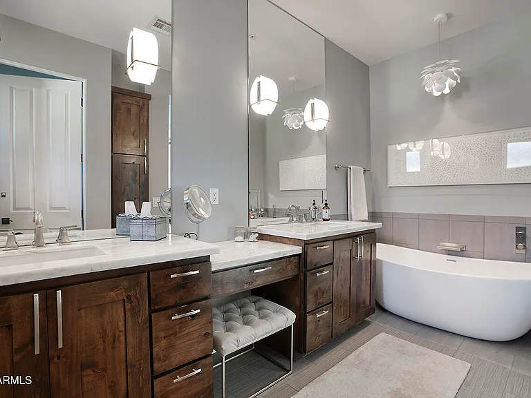 5010 N 34th St #3 — Photo 16
