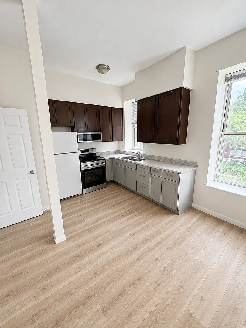 4417 Strodtman Place — Photo 4