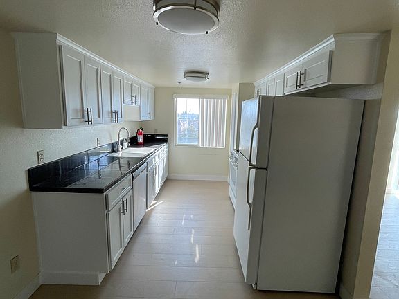 2nd image of 3821 Mentone Ave APT 303