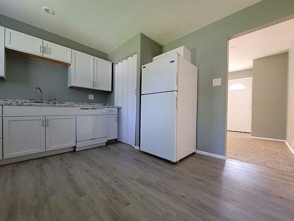 5th image of 10906 Cambridge Ave