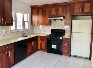 19804 53rd Ave, Fresh Meadows, NY 11365