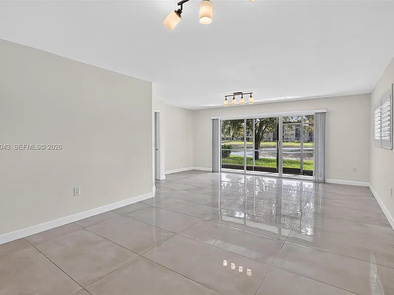 13800 SW 14th St #114C — Photo 11
