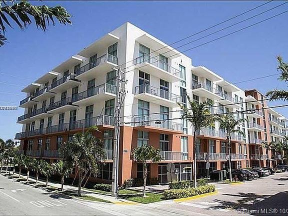 4th image of 2100 Van Buren St APT 515