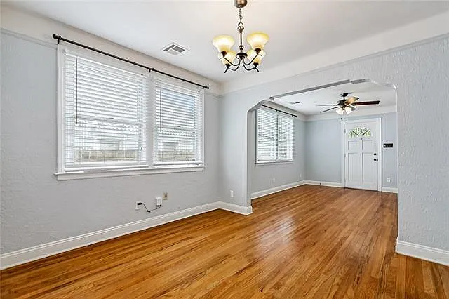3 bed, 1.0 bath, 1200 sqft, $2,250 — Photo 4