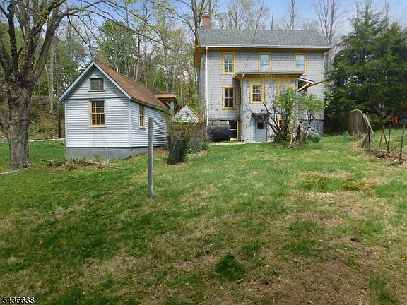 4th image of 27 Central Ave