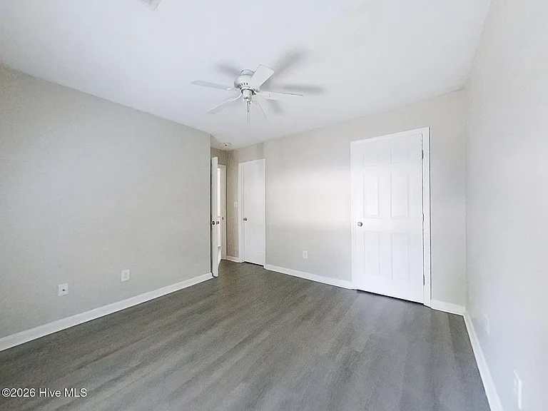 1237 Longpoint Dr — Photo 13