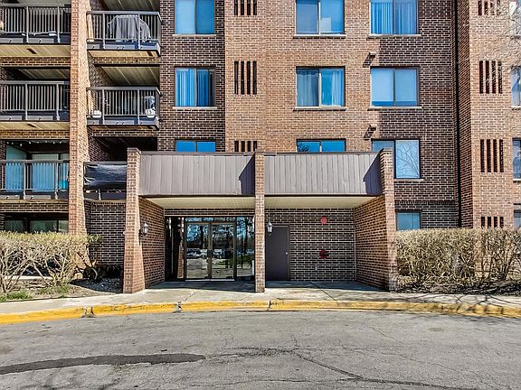 3rd image of 400 Park Ave APT 208