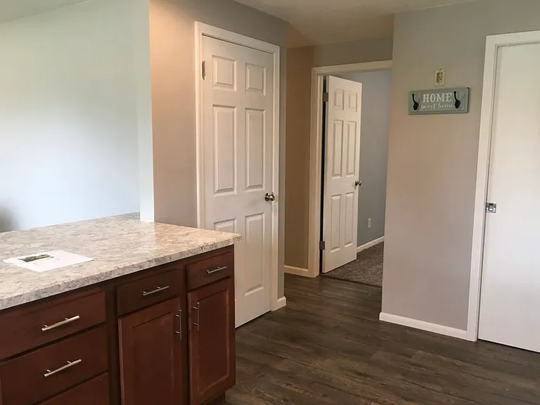 103 W Greenfield Dr — Photo 3