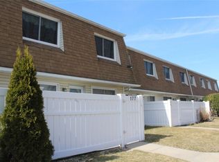 177 Storm Dr, Holtsville, NY 11742