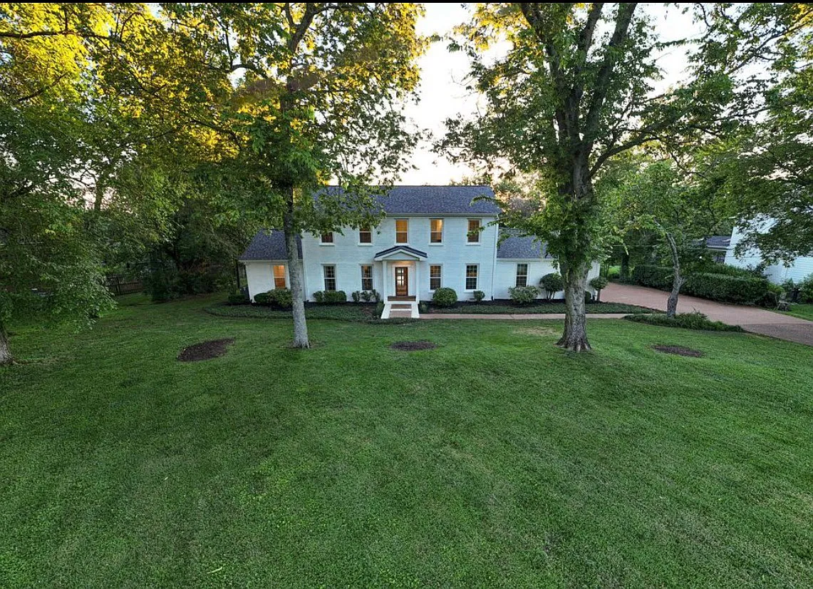 4 bed, 3731 sqft, $9,750 — Photo 3