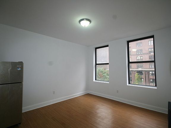 2nd image of 1067 Park Ave APT 4C