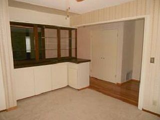 4th image of 247 Boyle Dr