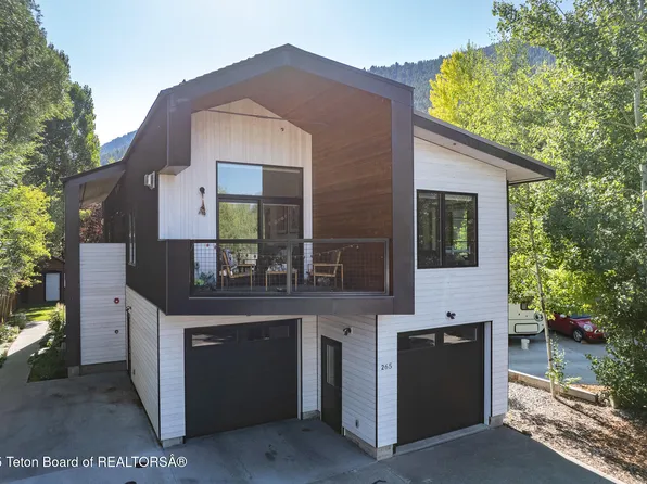 265 Crabtree Ln, Jackson, WY 83001