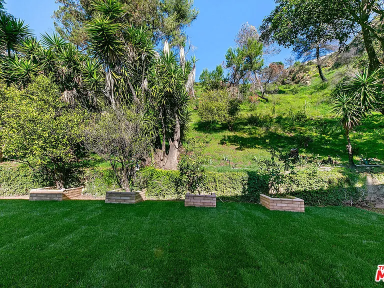 1054 Enchanted Way — Photo 34