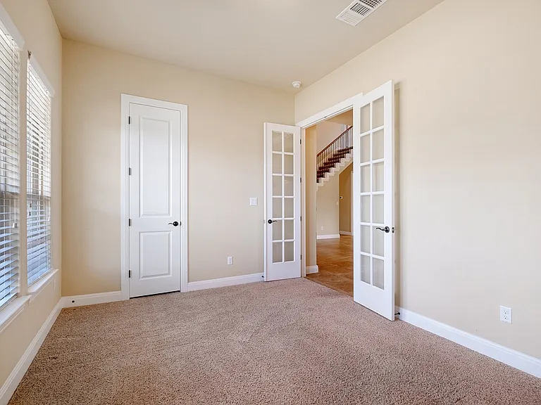 2921 Desert Candle Dr — Photo 6