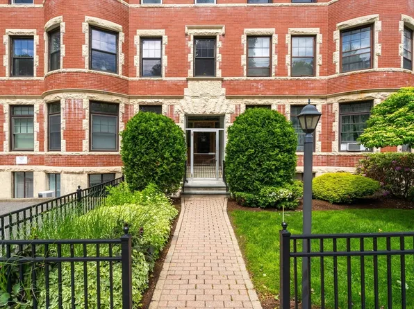 149 Winthrop Rd APT 5, Brookline, MA 02445