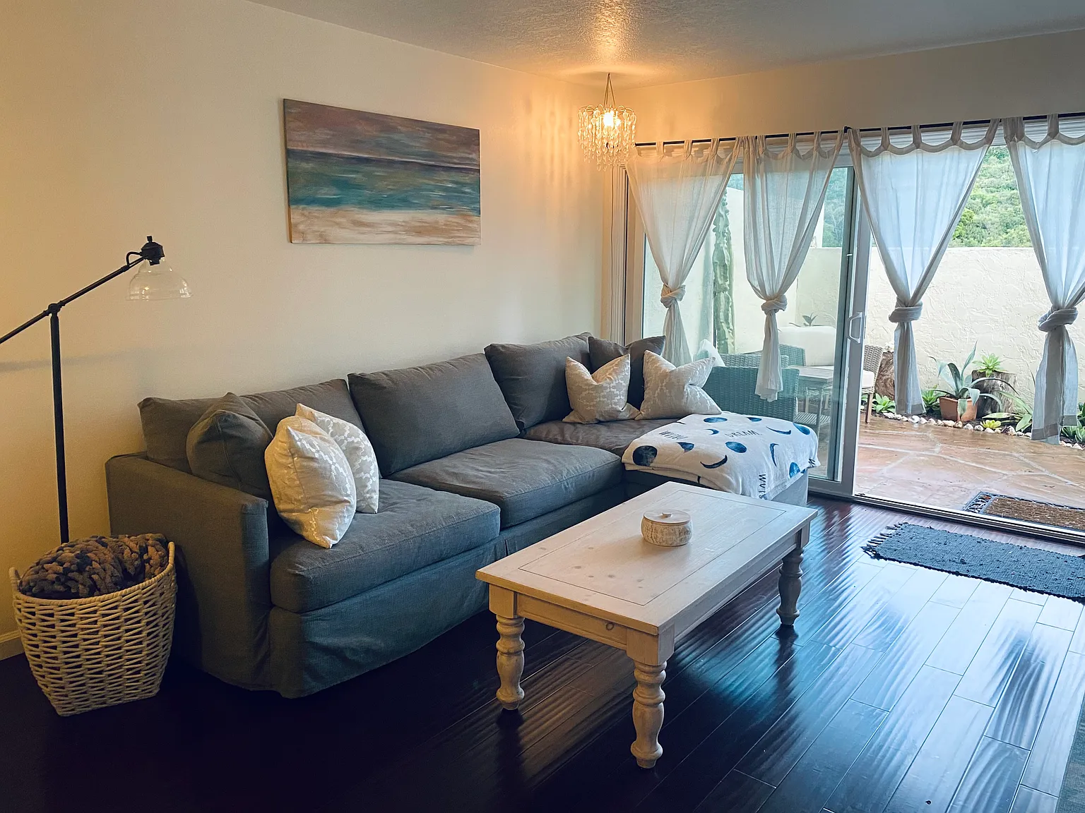 2 bed, 1.5 bath, $4,000 — Photo 1