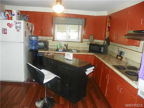3rd image of 260 Hazelwood Ave