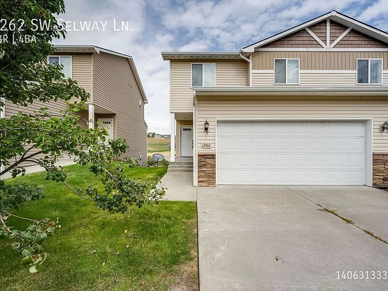 1262 SW Selway Ln — Photo 1