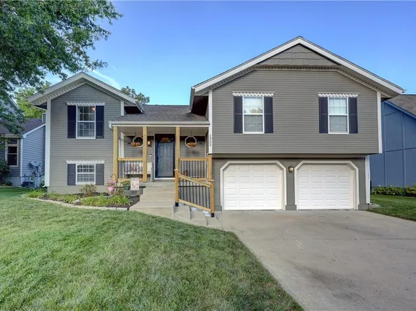 1305 NE Quail Walk Dr, Blue Springs, MO 64014