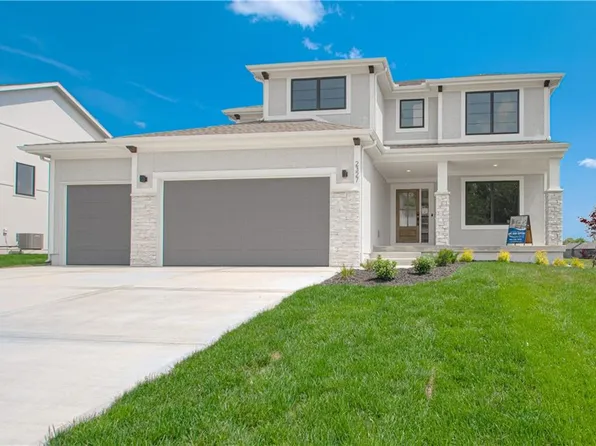 2327 Fishing Ln, Kearney, MO 64060