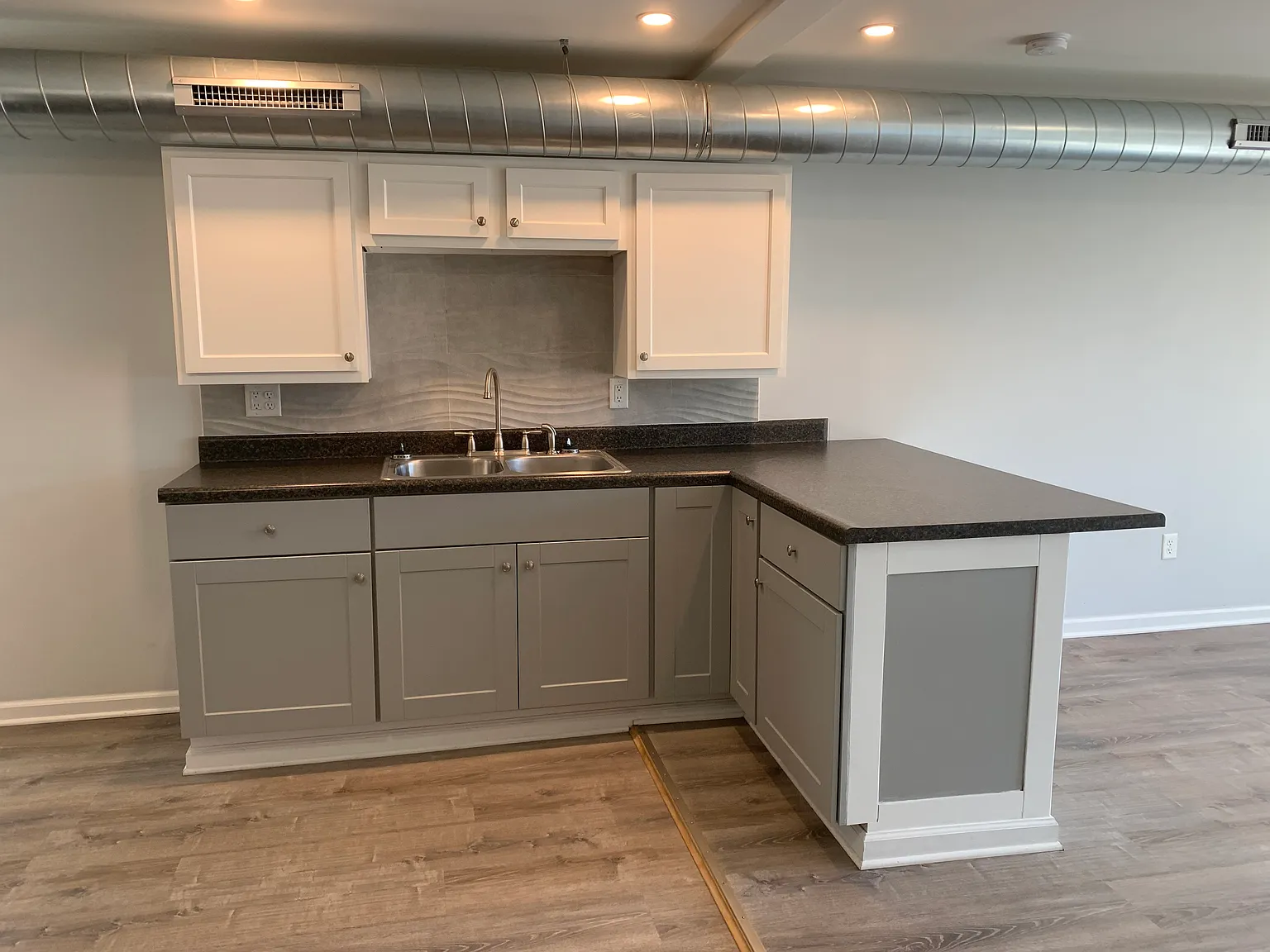 1 bed, 800 sqft, $1,050 — Photo 2