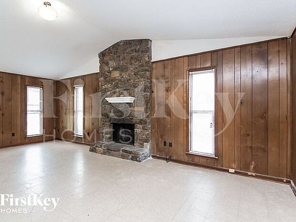 3rd image of 6400 Green Grove Dr