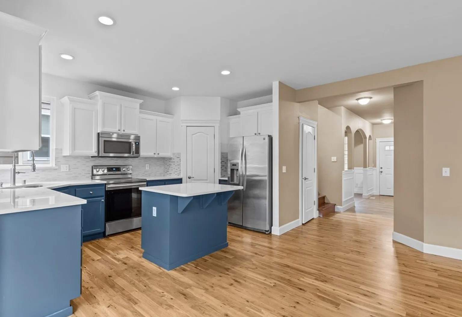 5 bed, 2.5 bath, 2314 sqft, $3,350 — Photo 4