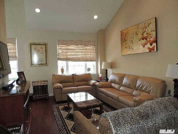 2nd image of 169 Spring Dr #169