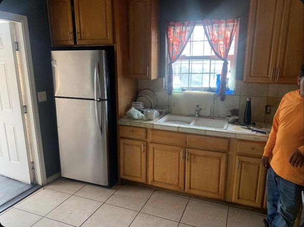 1404 E Park St, Stockton, CA 95205