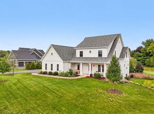 N52W30598 Moraine DRIVE, Hartland, WI 53029