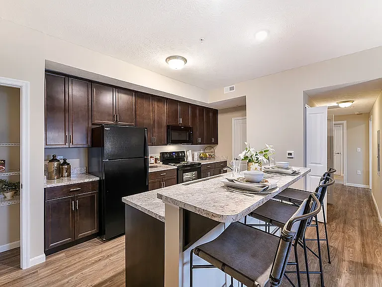 Residence at Cook's Pointe — Photo 7