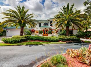 325 Jacaranda Dr, Plantation, FL 33324