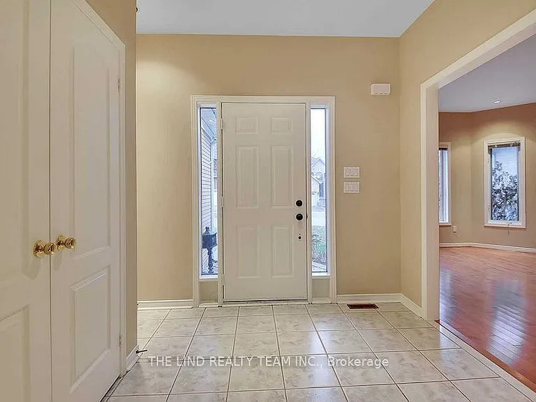 238 Deerglen Ter — Photo 2