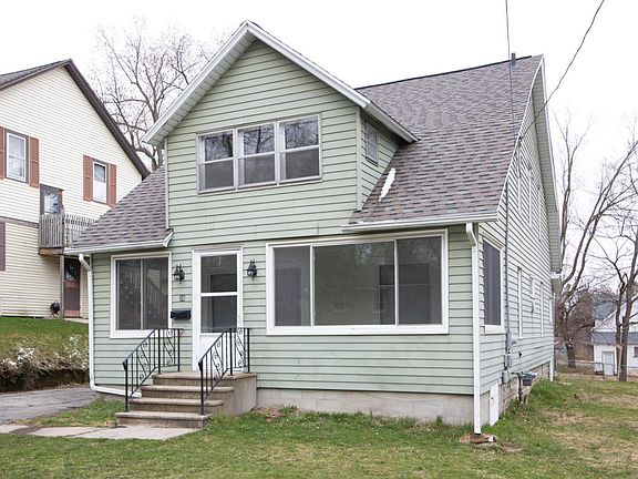 3rd image of 30 Crescent Dr