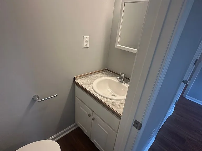 434 James St — Photo 21
