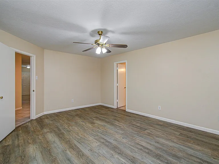 16835 Carbridge Dr — Photo 28