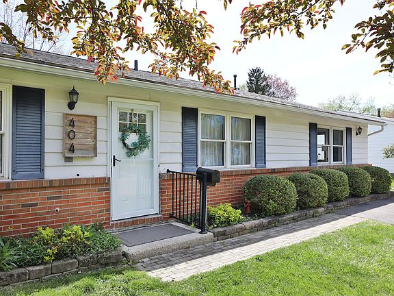 3rd image of 404 Delaware Dr