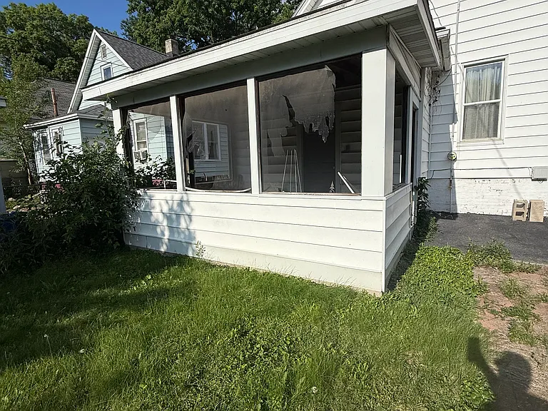 2061 N College St — Photo 2