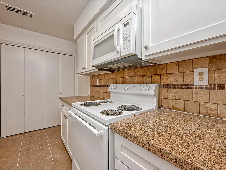 8299 Cambridge St #1705 — Photo 10