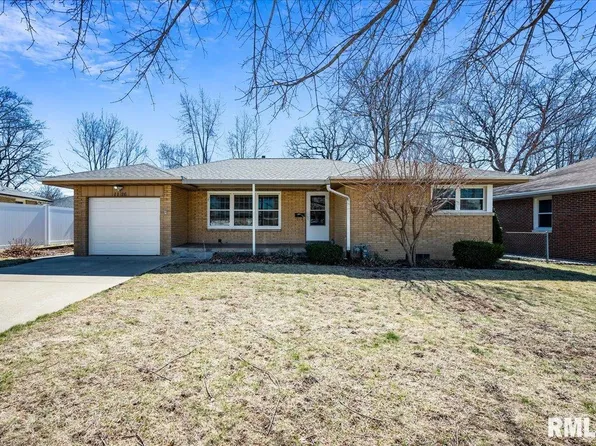 1126 W Lakecrest Dr, Peoria, IL 61614