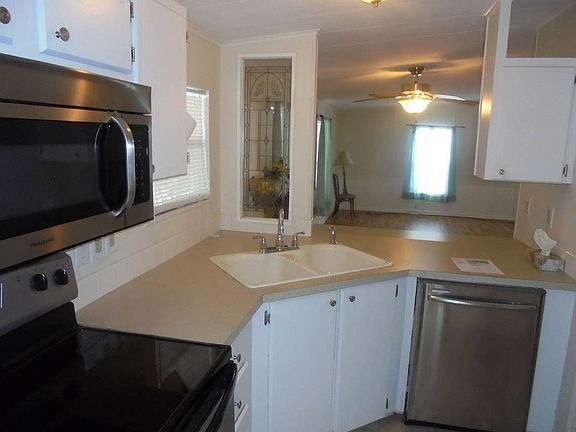 2nd image of 106 Papaya Dr