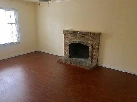 3rd image of 7805 Camrose Way