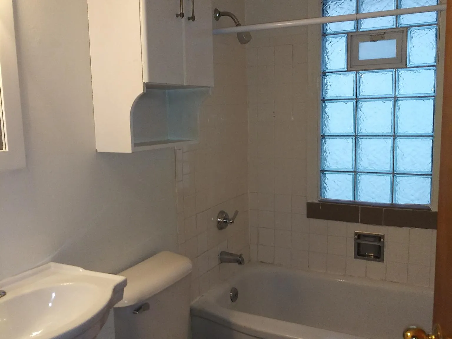 1 bed, 875 sqft, $1,050 — Photo 4
