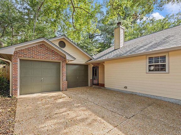 2nd image of 2913 Guinevere Ln