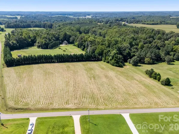 146 Rimrock Rd, Harmony, NC 28634