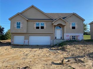 8409 NE 104th Ter, Kansas City, MO 64157