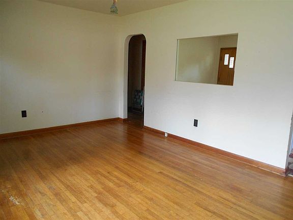 3rd image of 2154 Southeast Blvd