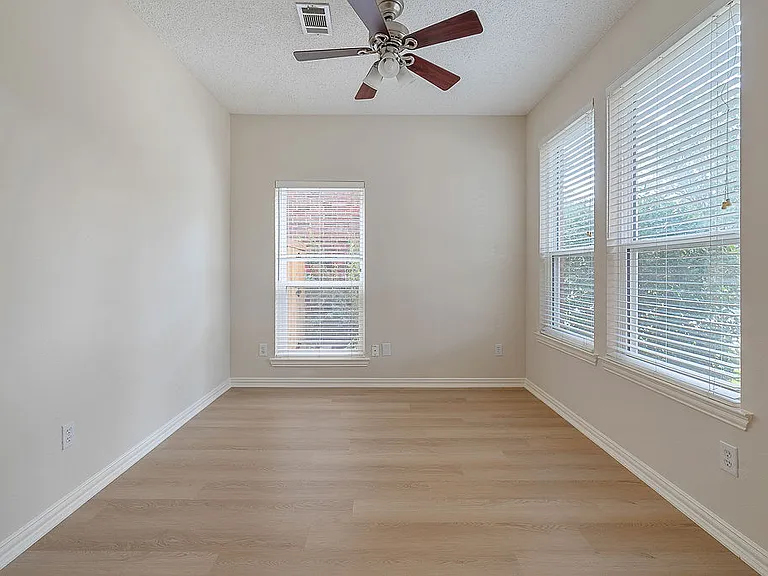 842 Cheshire Dr — Photo 18